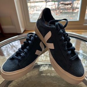 Brand new, Unworn. Veja Campo Suede Sneaker, Women’s 38/ size 7, Blue. BOX WRONG